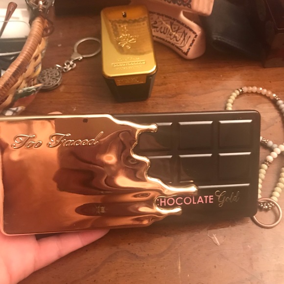 Cosmetics - Picture 6 of 8